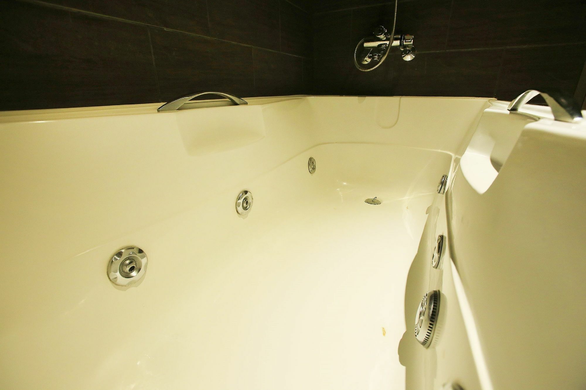 Tara Hotel 2*