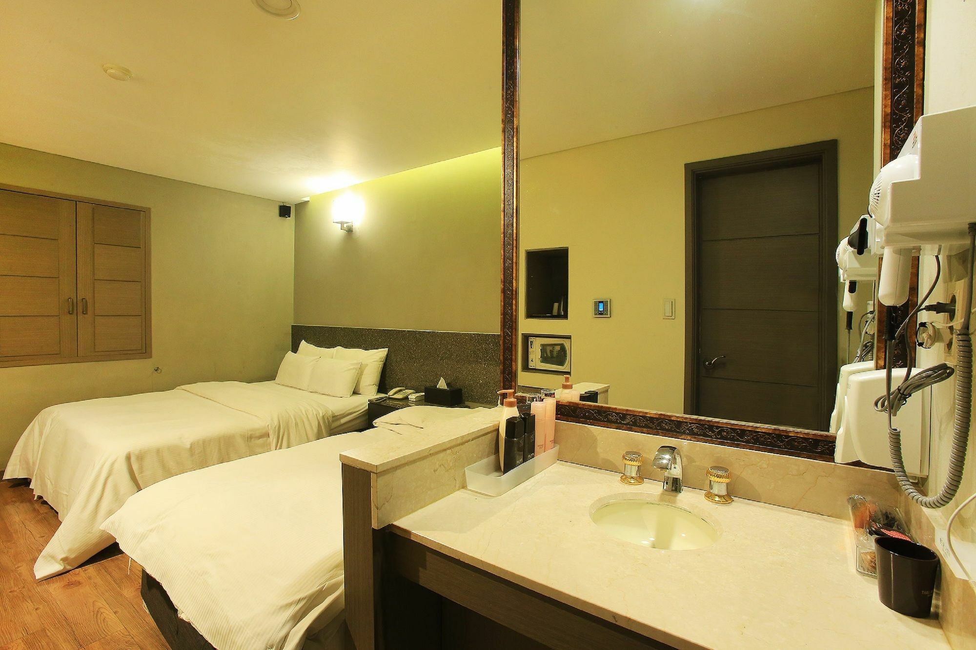 Tara Hotel 2*