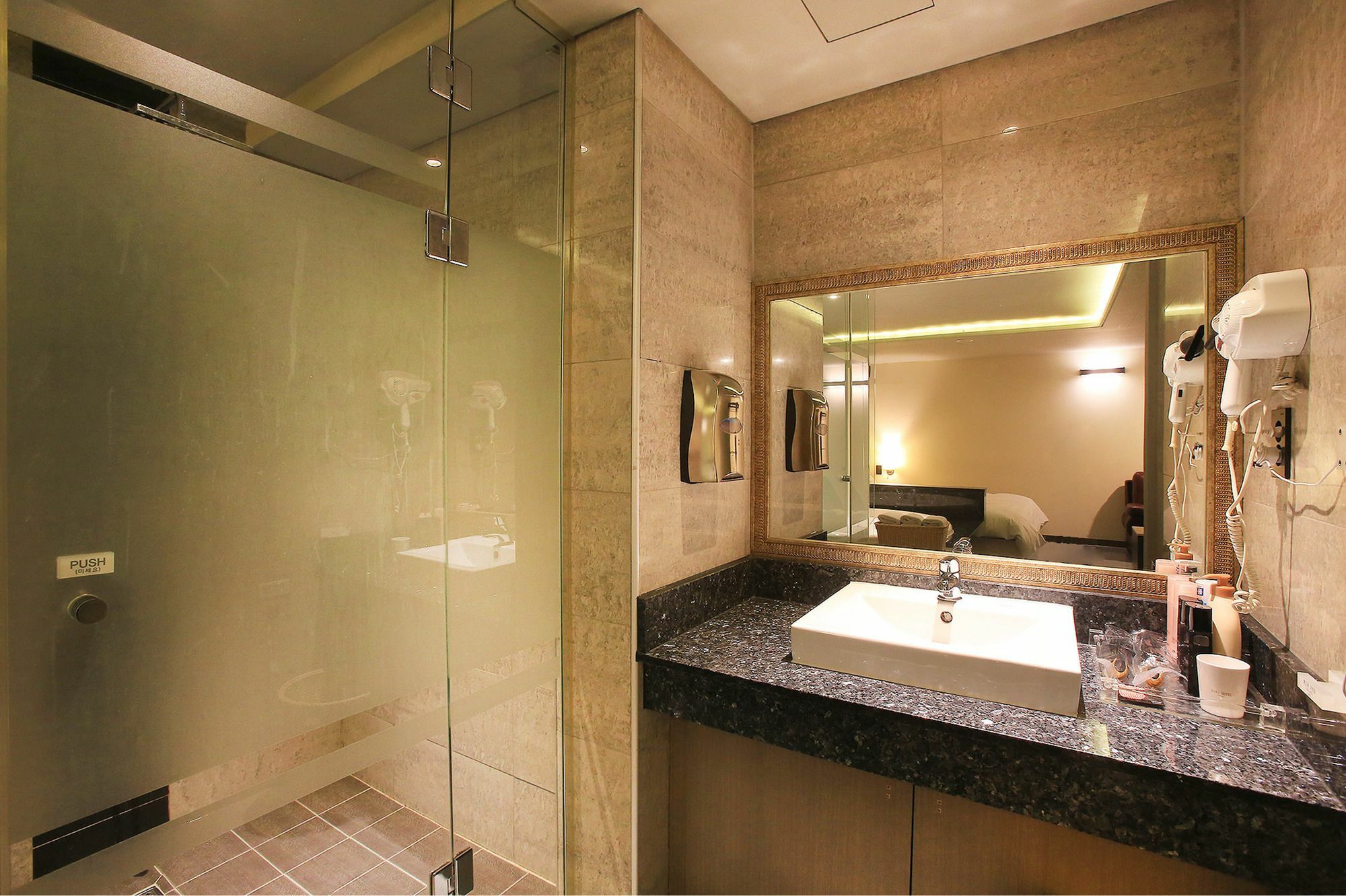 Tara Hotel 2*