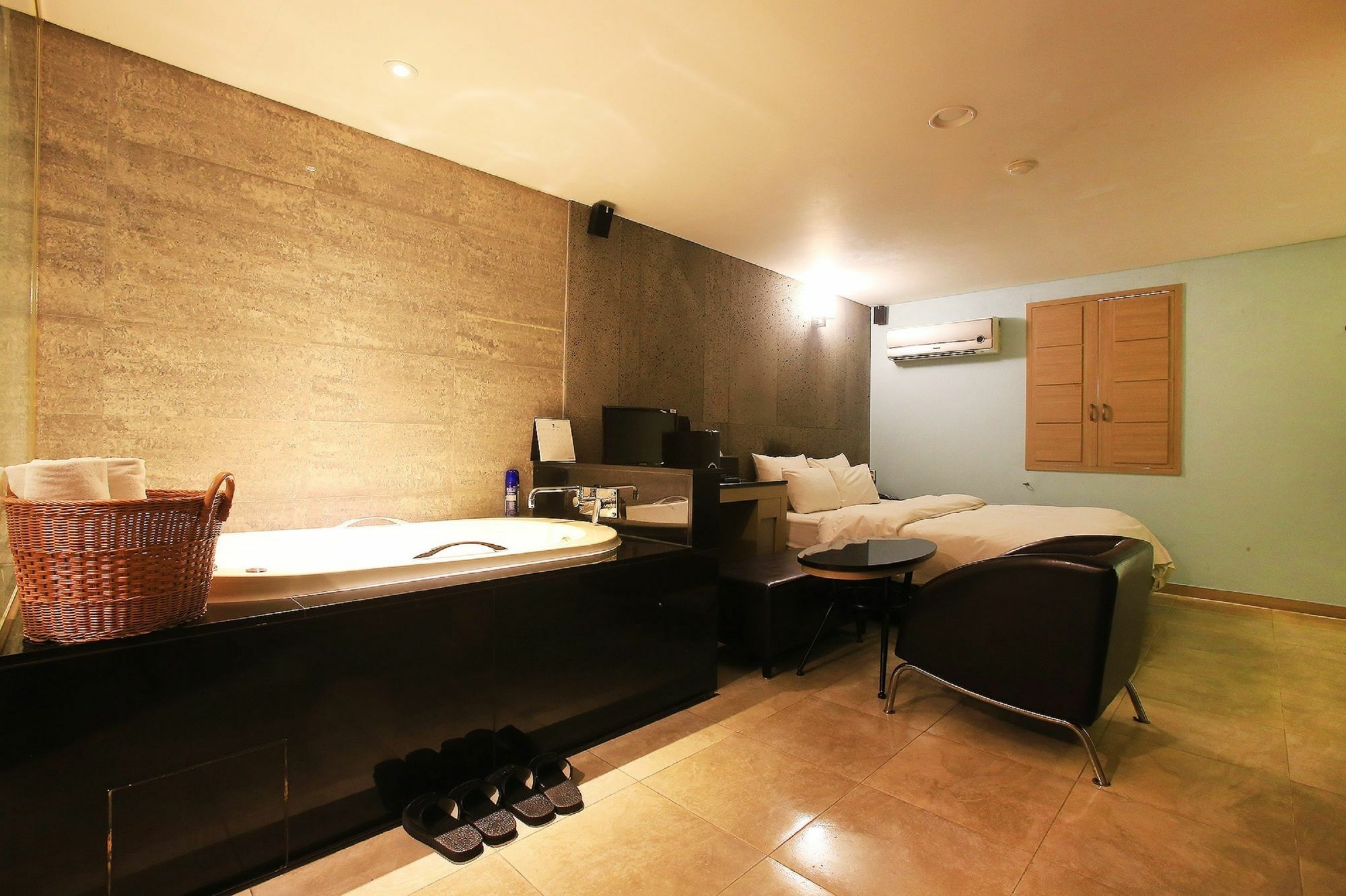 Tara Hotel